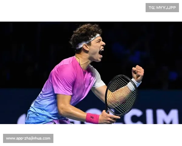 网球分析师布拉德·吉尔伯特评姆博科气质特殊，谢尔顿发球威力大